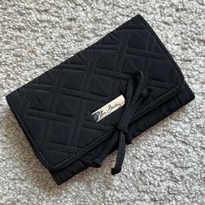 New Vera Bradley "All Wrapped Up Jewelry Roll" in Classic Black (NWT)